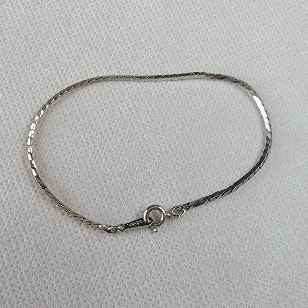Signed Avon Vintage Silver Tone Chain Bracelet